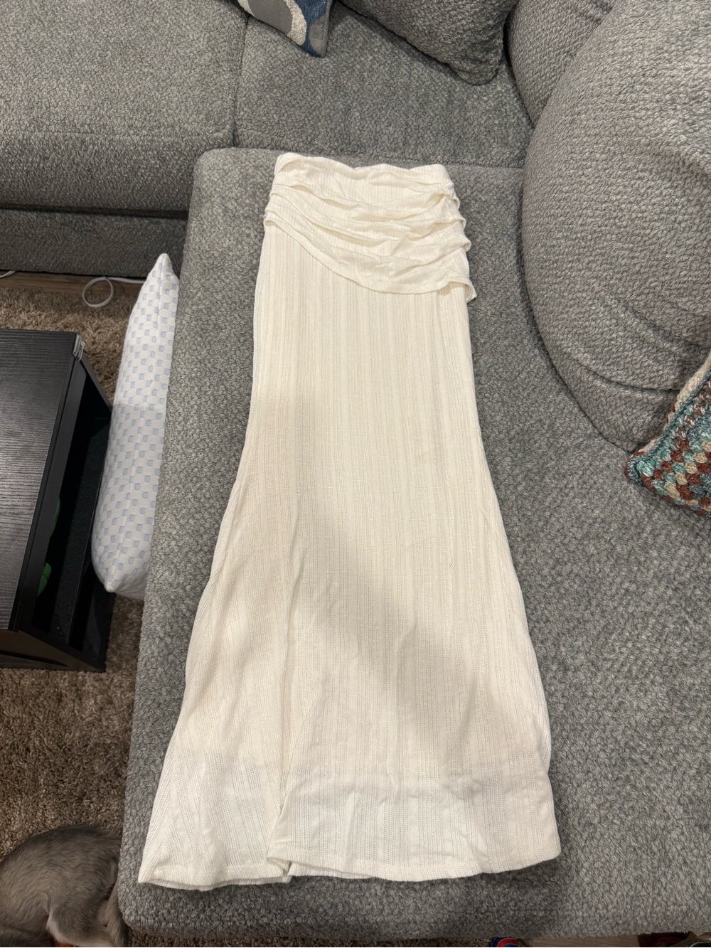 Women’s Cream strapless dress